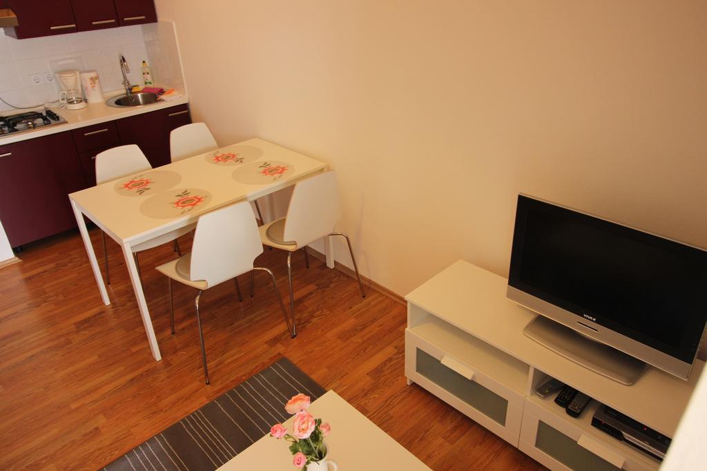 Apartments Nikola Novi Vinodolski Esterno foto