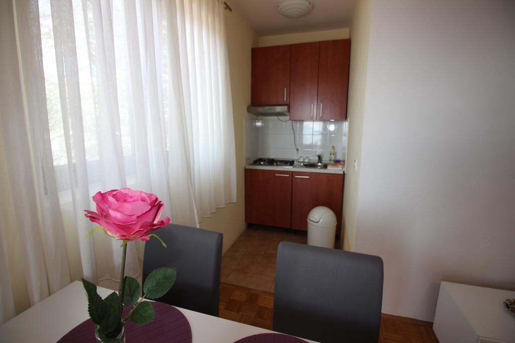 Apartments Nikola Novi Vinodolski Esterno foto