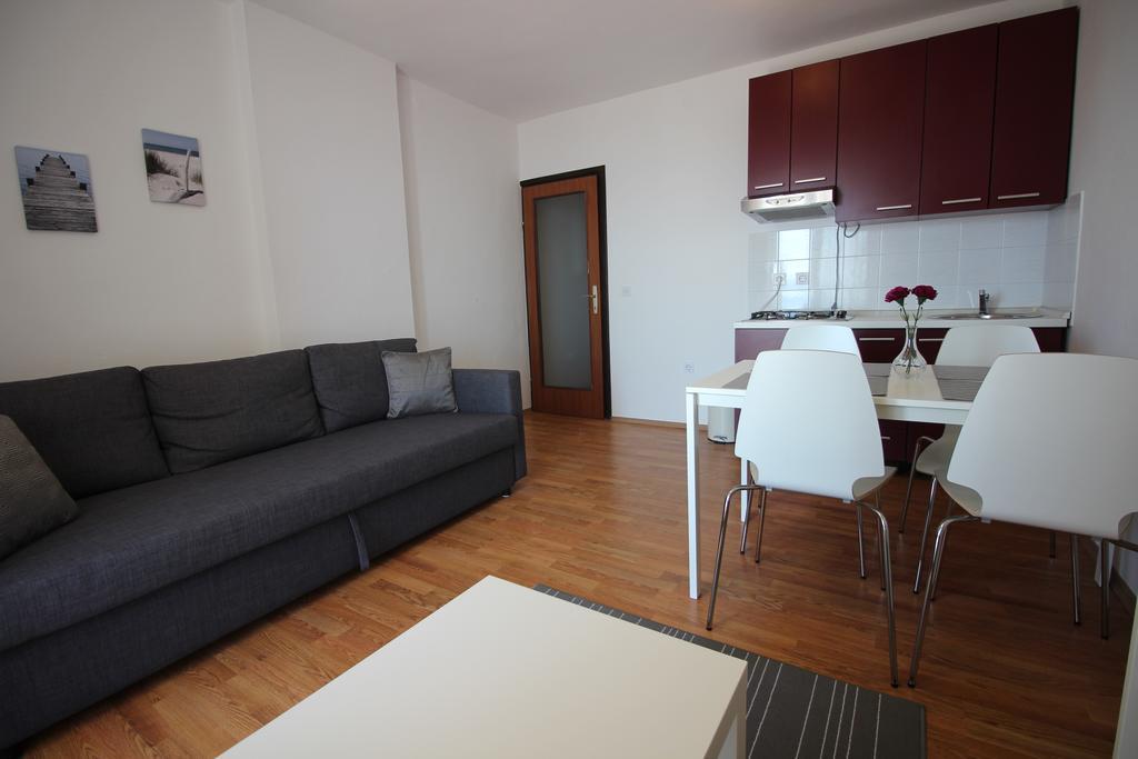 Apartments Nikola Novi Vinodolski Esterno foto