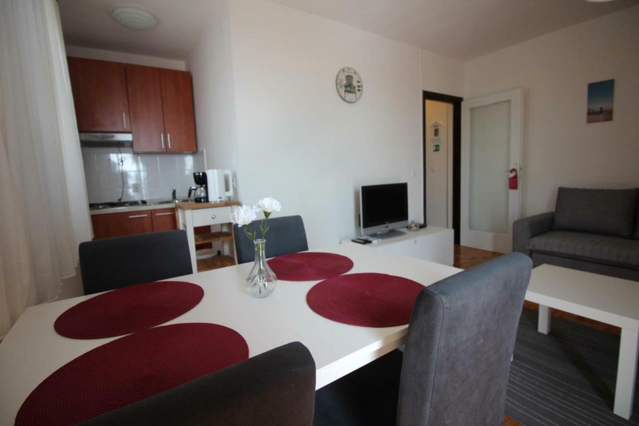 Apartments Nikola Novi Vinodolski Esterno foto