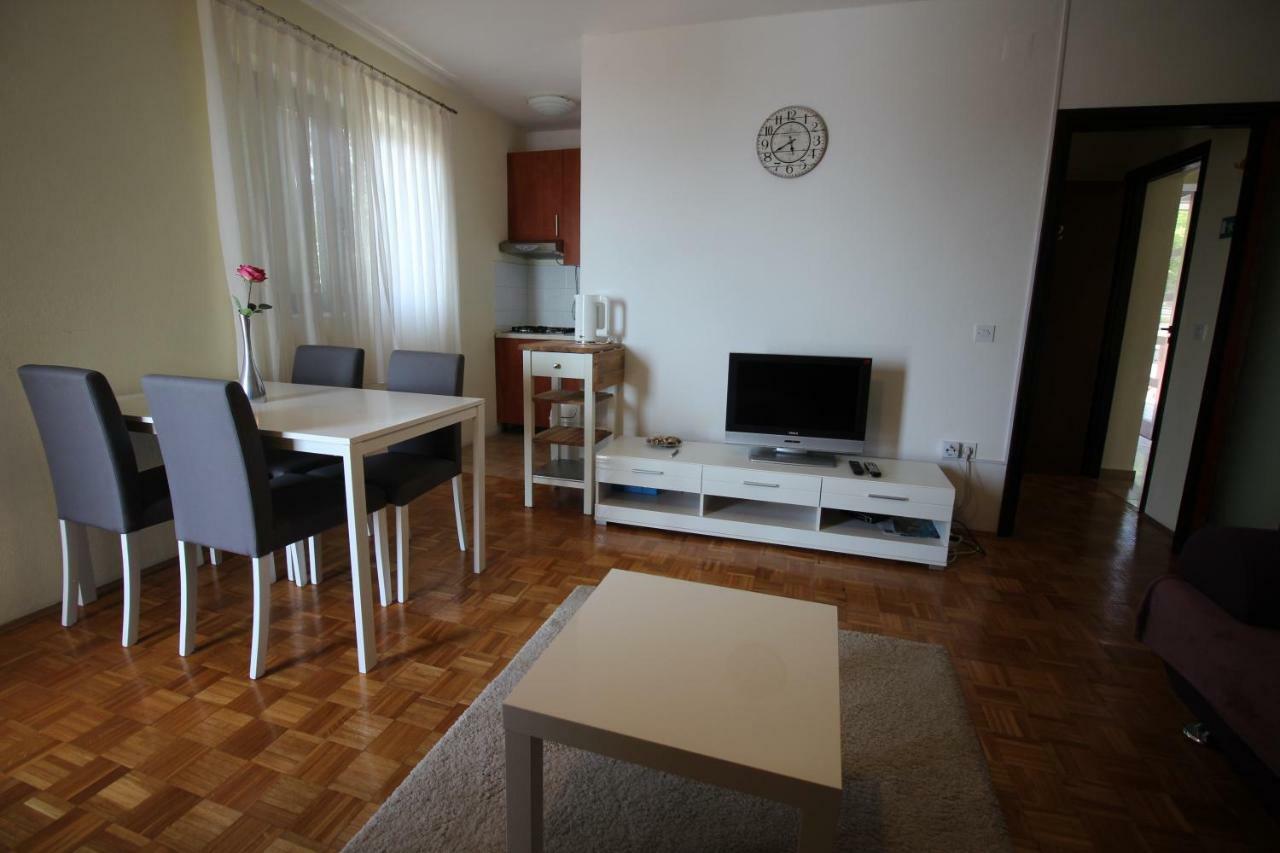 Apartments Nikola Novi Vinodolski Esterno foto